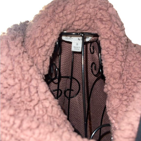 Women’s Crop Hoodie - Picture 4 of 4